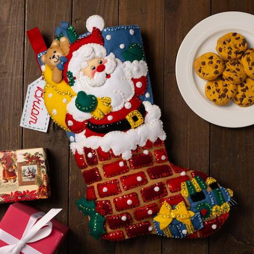 Jolly Saint Nick Felt Christmas Stocking Kit - Felt Stocking Kits at  Weekend Kits